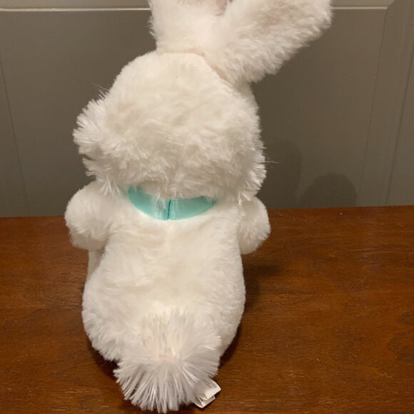 Hallmark 2021 Annual White Plush Easter Bunny Stuffed Animal EUC - Picture 4 of 7